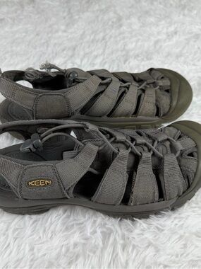 Keen Newport H2 Men’s Size 8 Gray Waterproof Sandals Hiking Water Shoes